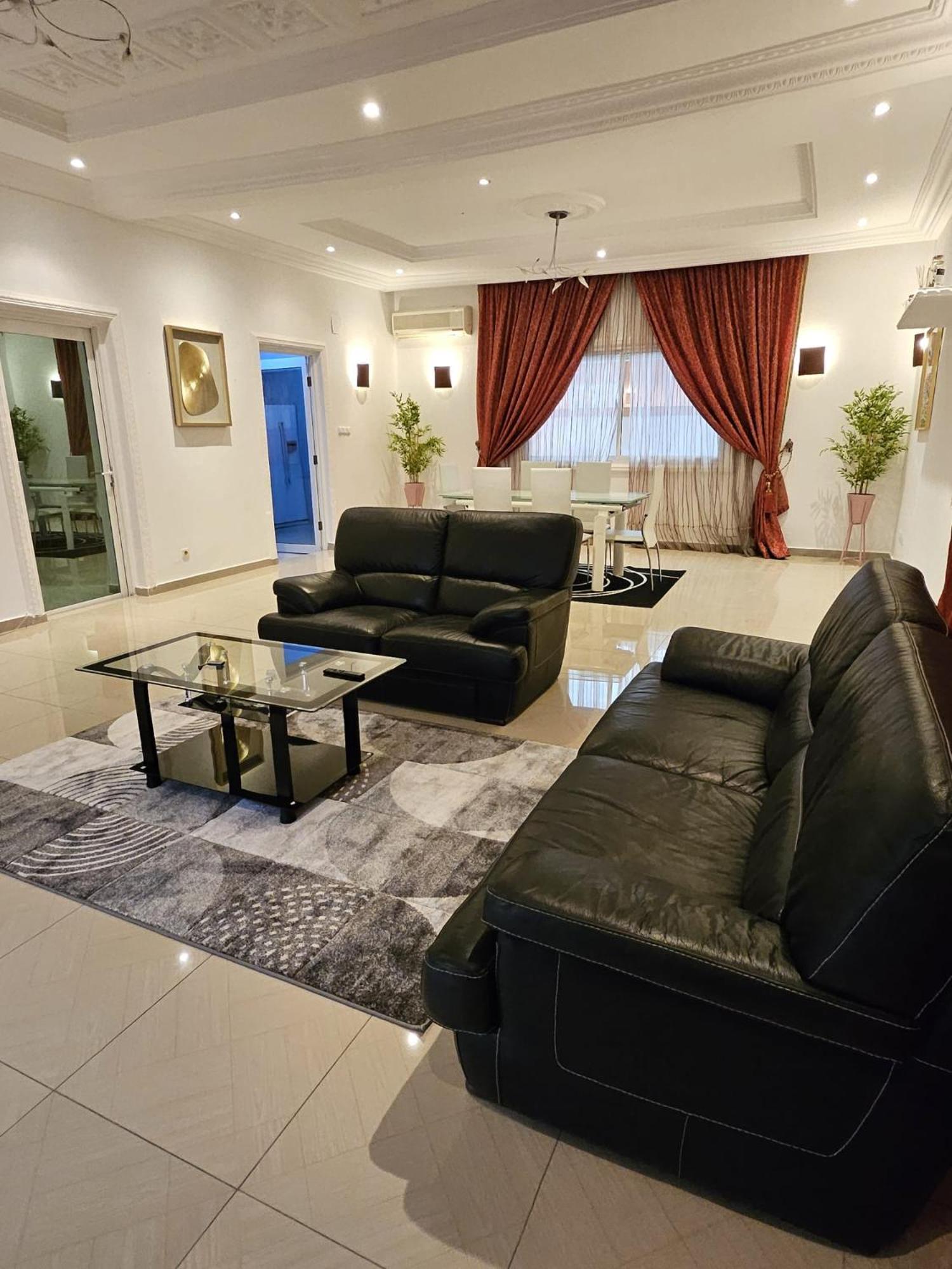 Octave'S Apt Pointe Noire Extérieur photo