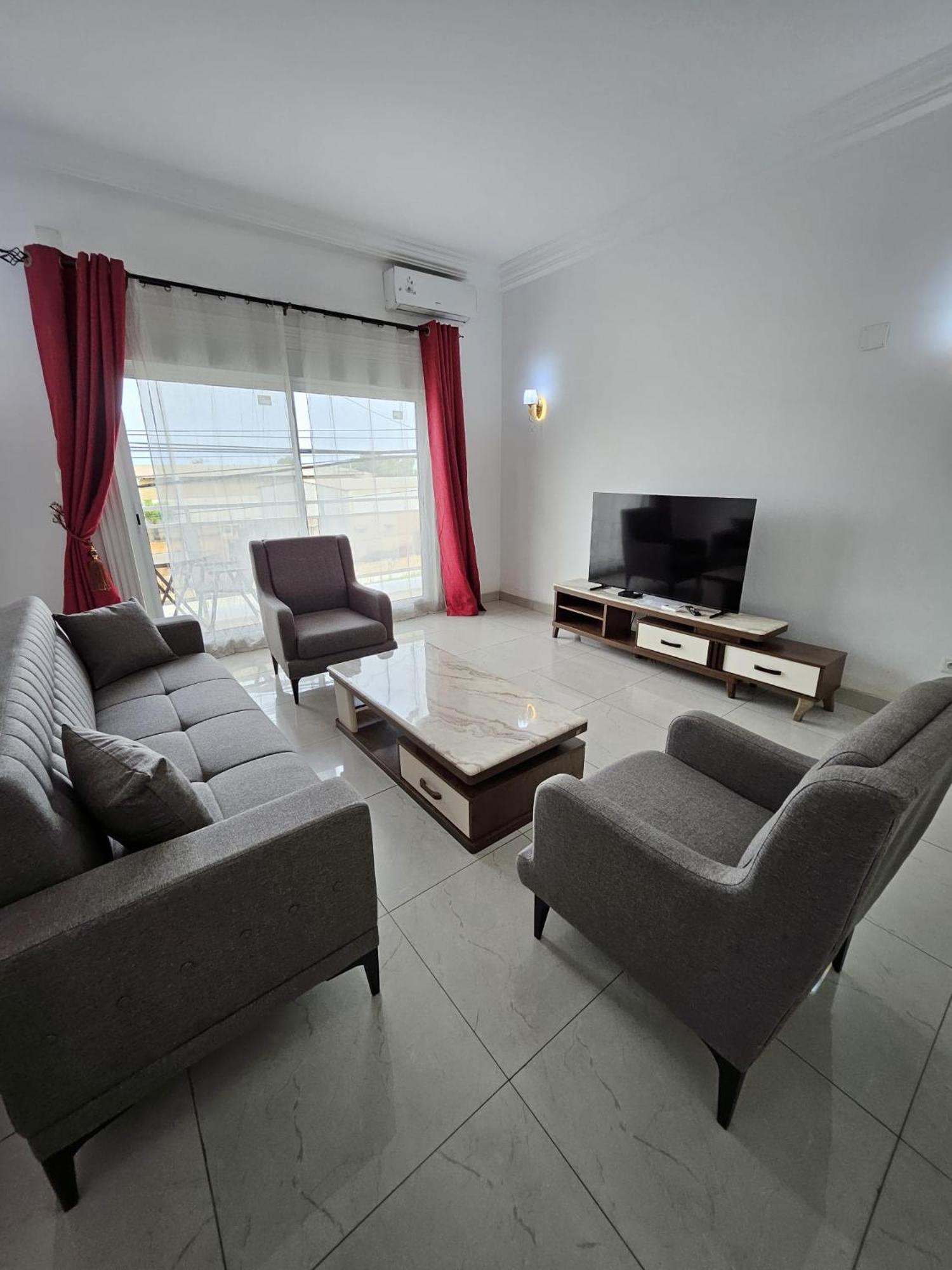 Octave'S Apt Pointe Noire Extérieur photo