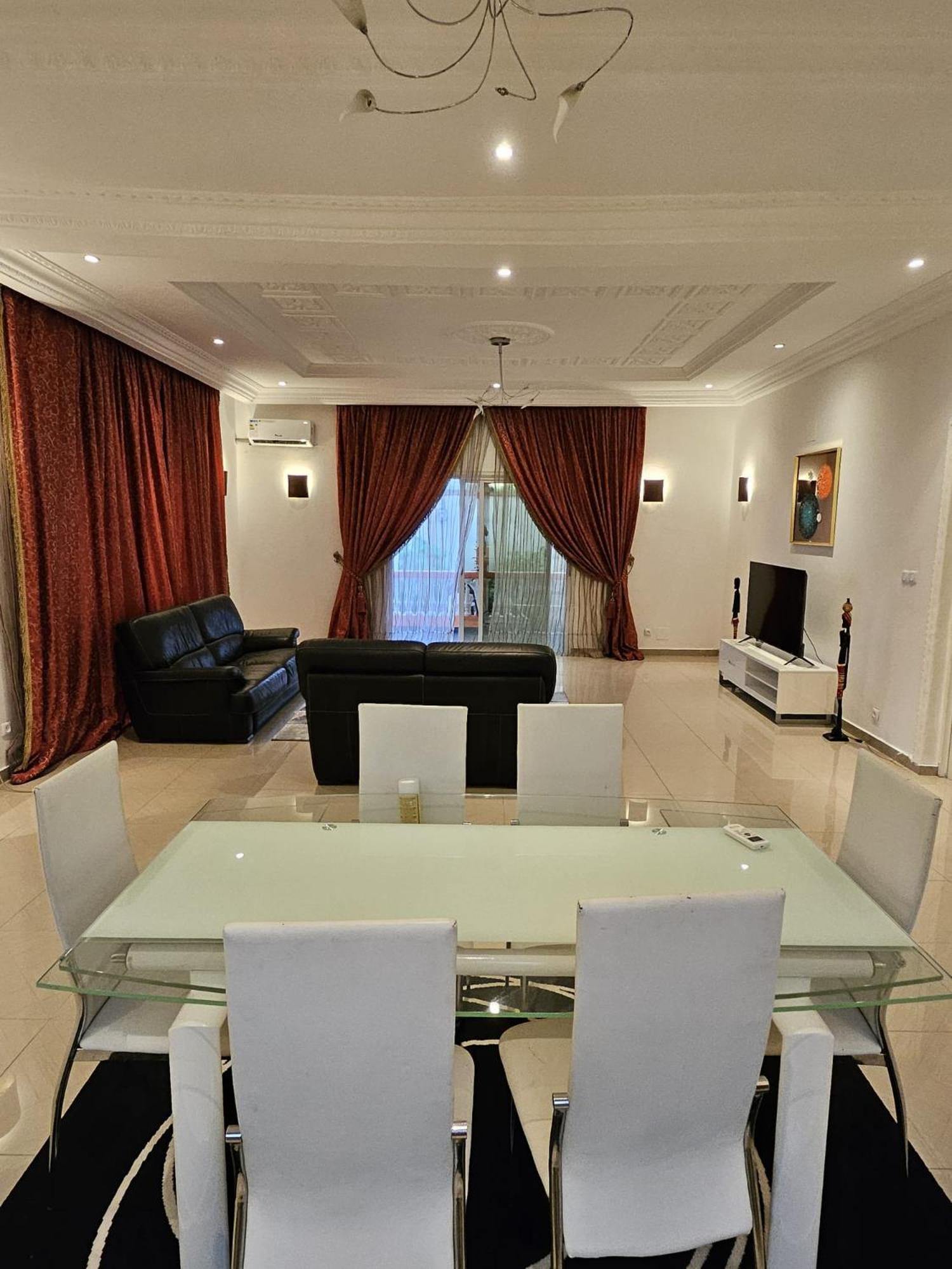 Octave'S Apt Pointe Noire Extérieur photo