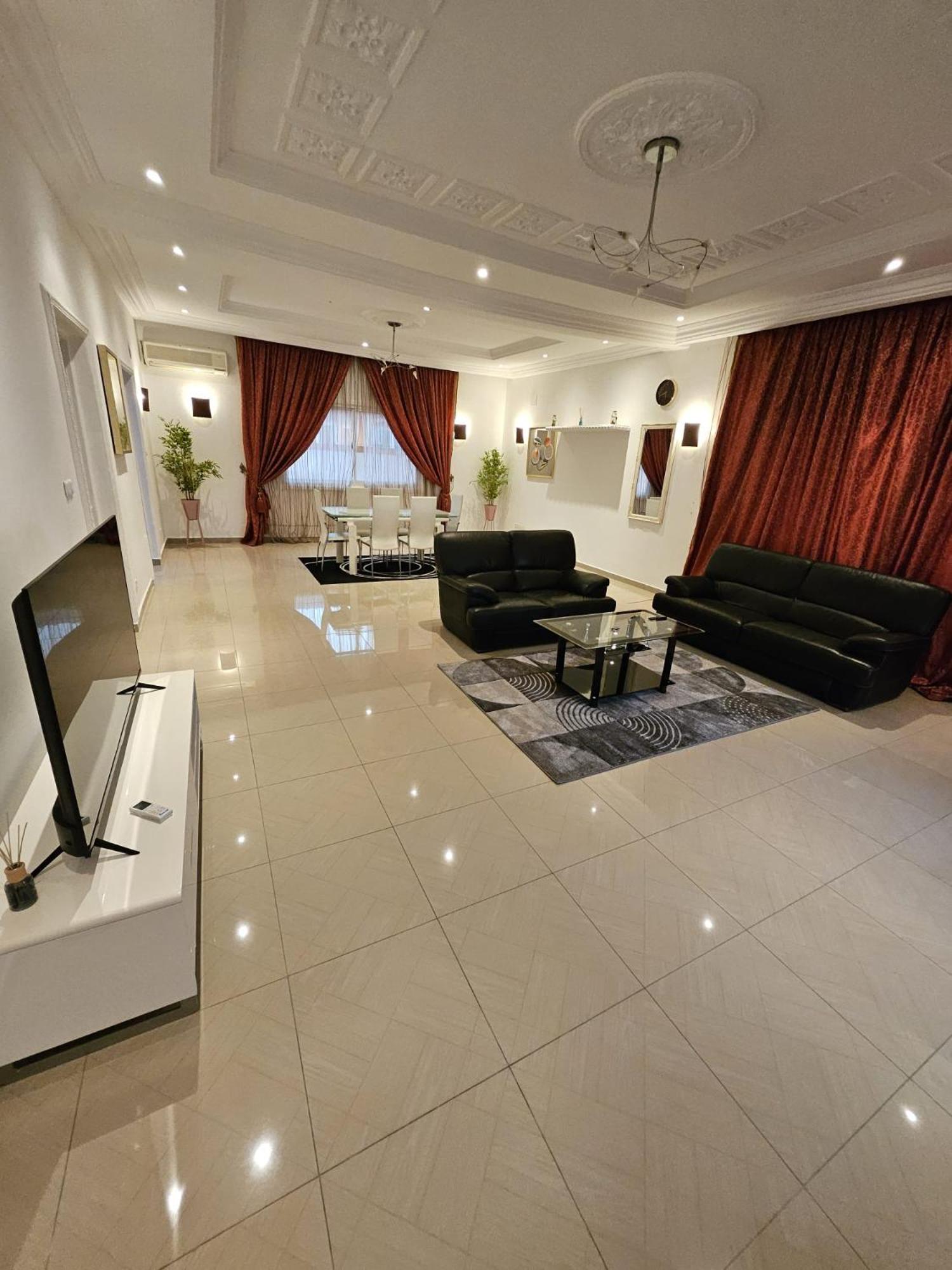 Octave'S Apt Pointe Noire Extérieur photo